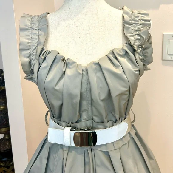 Marc Jacobs Gray Ruffled Dress with White Belt - Picture 4 of 16